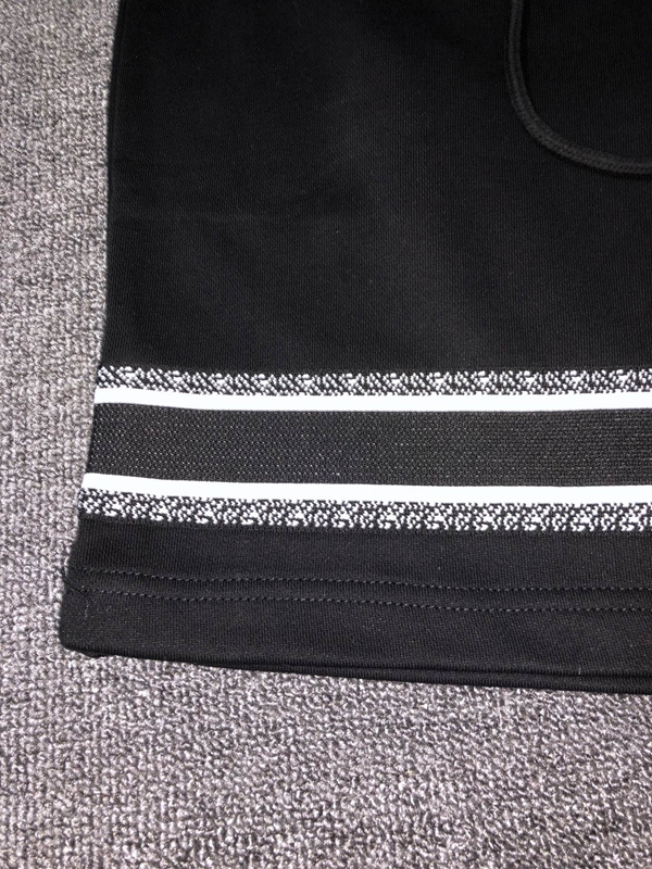 ブランドハーフパンツ背面デザイン